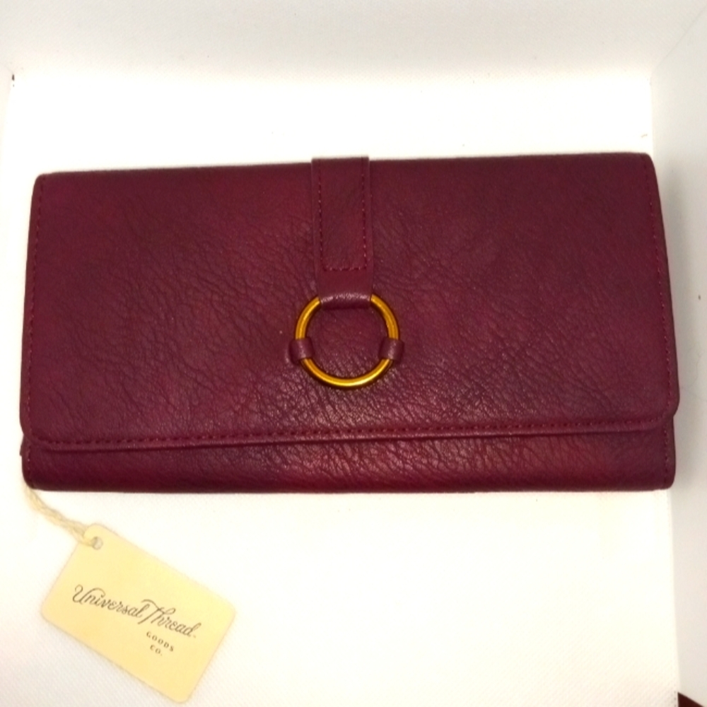 NWT Universal Threads Burgundy Red Clutch Wallet Button Latch Card Holder Gift